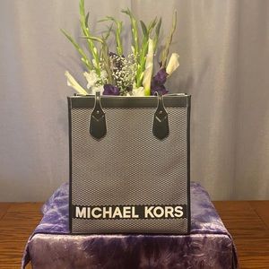 Michael Kors shoulder tote